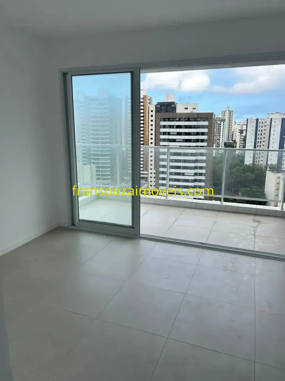 Apartamento a venda no caminho das Árvoras - Salvador - BA